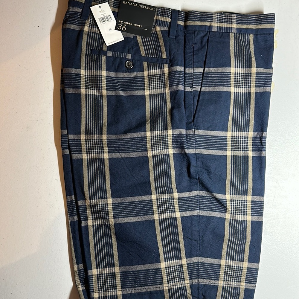 Banana Republic Aiden Shorts 10” inseam/ 36 waist in Blue and tan plaid.